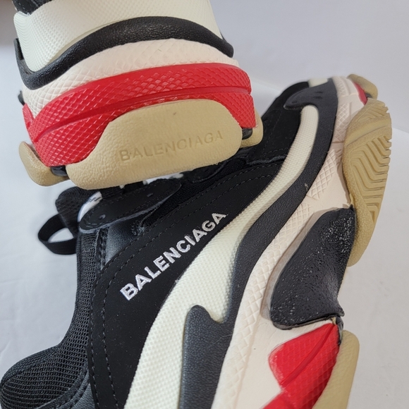 BALENCIAGA Triple S Sneaker Womens Sz 38 Black Made In Italy Designer Athleisure - Picture 9 of 13
